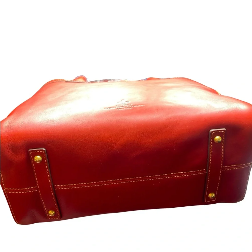 Chic Red Leather Shoulder Bag - Picture 4 of 10